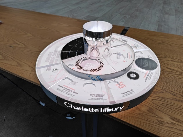 Osvětlené nápisy a 3D loga 