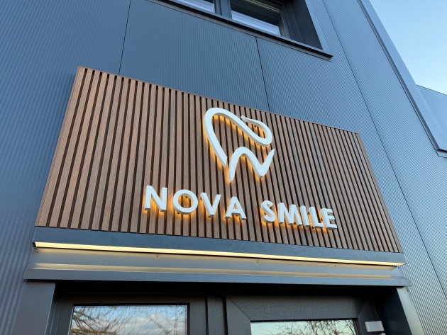 Osvětlené nápisy a 3D loga 